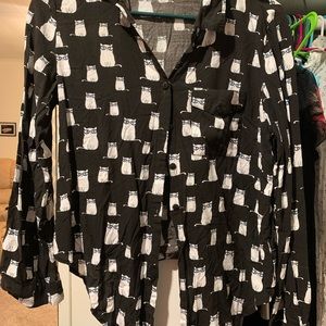 Graphic button up Black&white cats petite medium